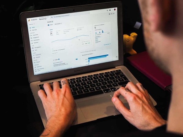 Google Analytics : Optimiser votre site web avec l'analyse d'audience et le suivi des performances