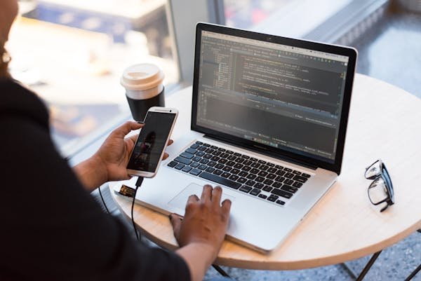 Avis système IO : pourquoi tant d'entrepreneurs l'apprécient ?